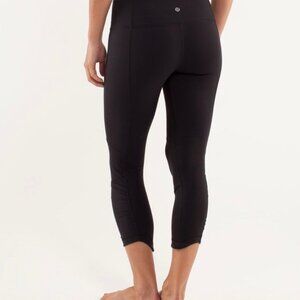 Lululemon Venus Crop legging size 4, black with scalloped trim